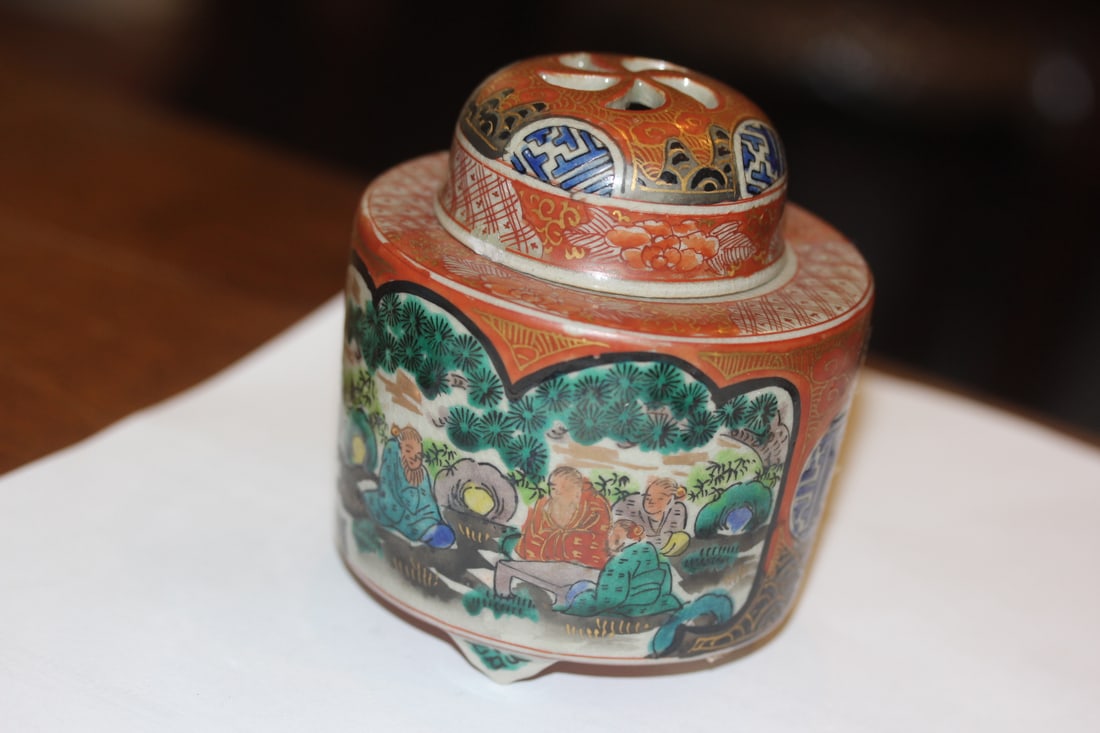 Antique Japanese Kutani Incense Burner: signed - footed - 3 1/2" tall