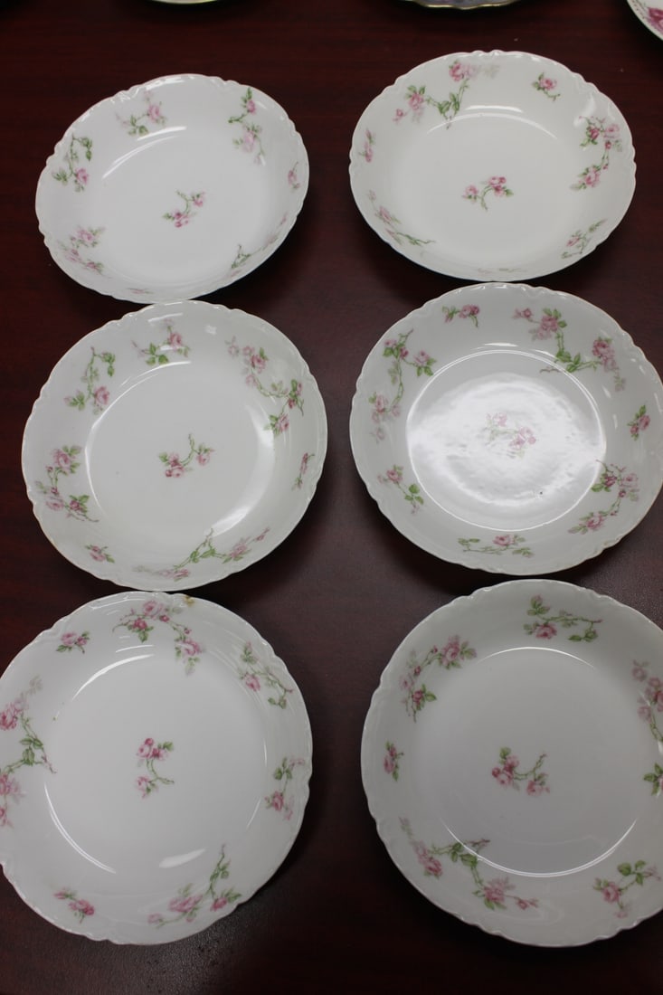 Set of 6 Limoges Bowl: 7 1/2" in diameter