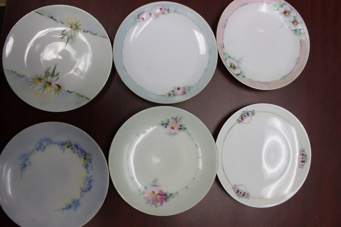 Lot of Six Bavaria Plates: 6 inches in diameter