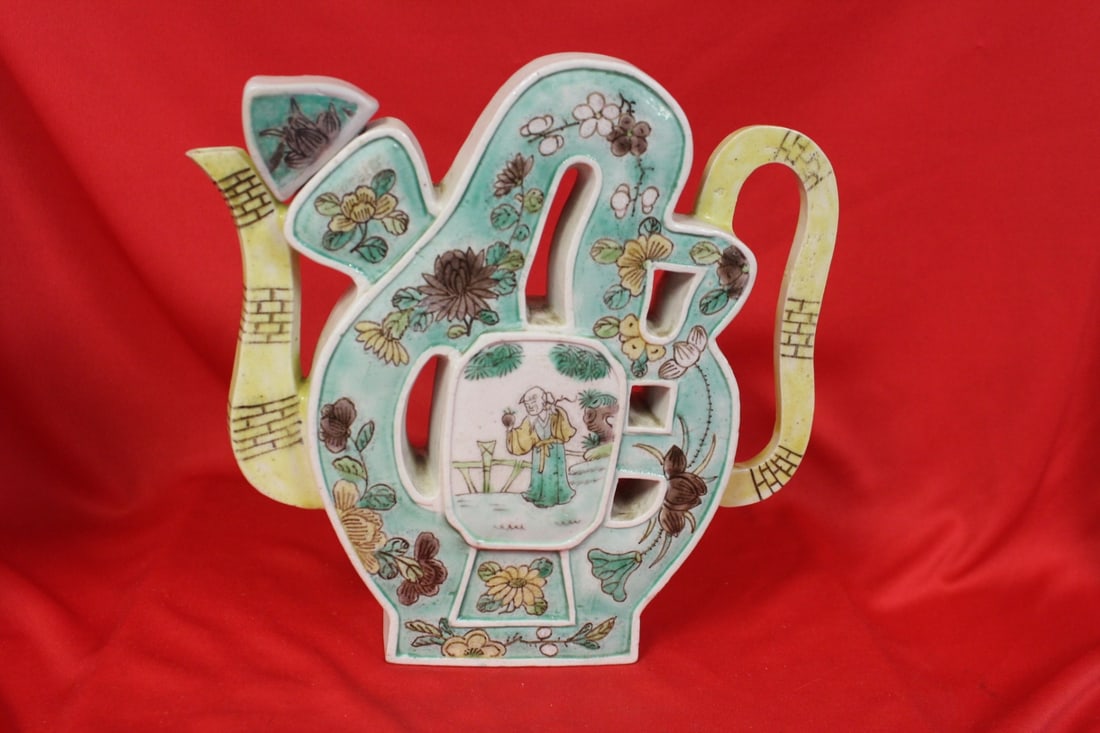 A Chinese Famille Verte Character Teapot: 19th century - 8" tall