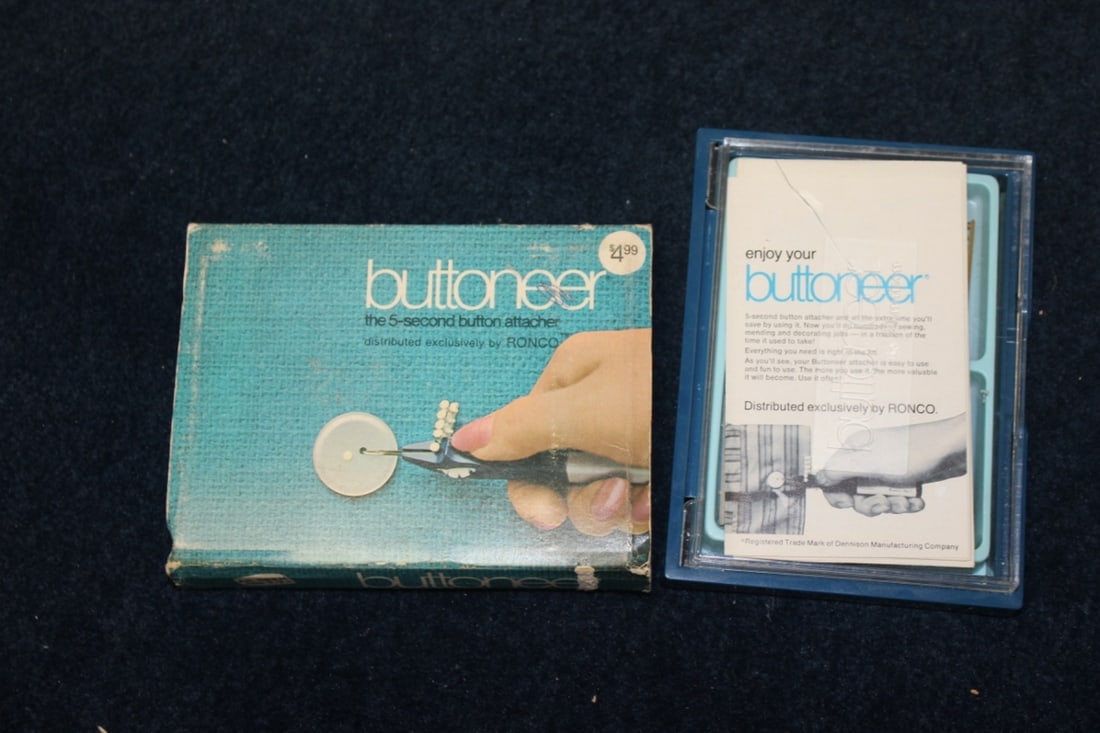 A Vintage Buttoneer: As shown on photos