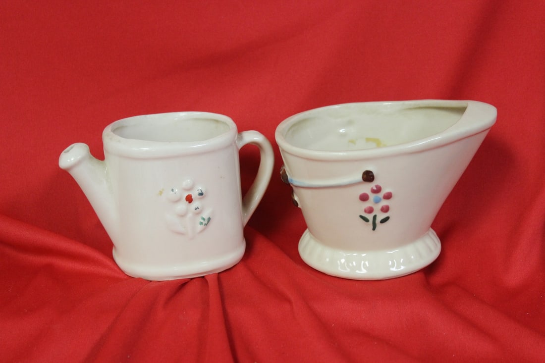 Lot of 2 Shawnee Plant Pot: larger= 5 inches wide