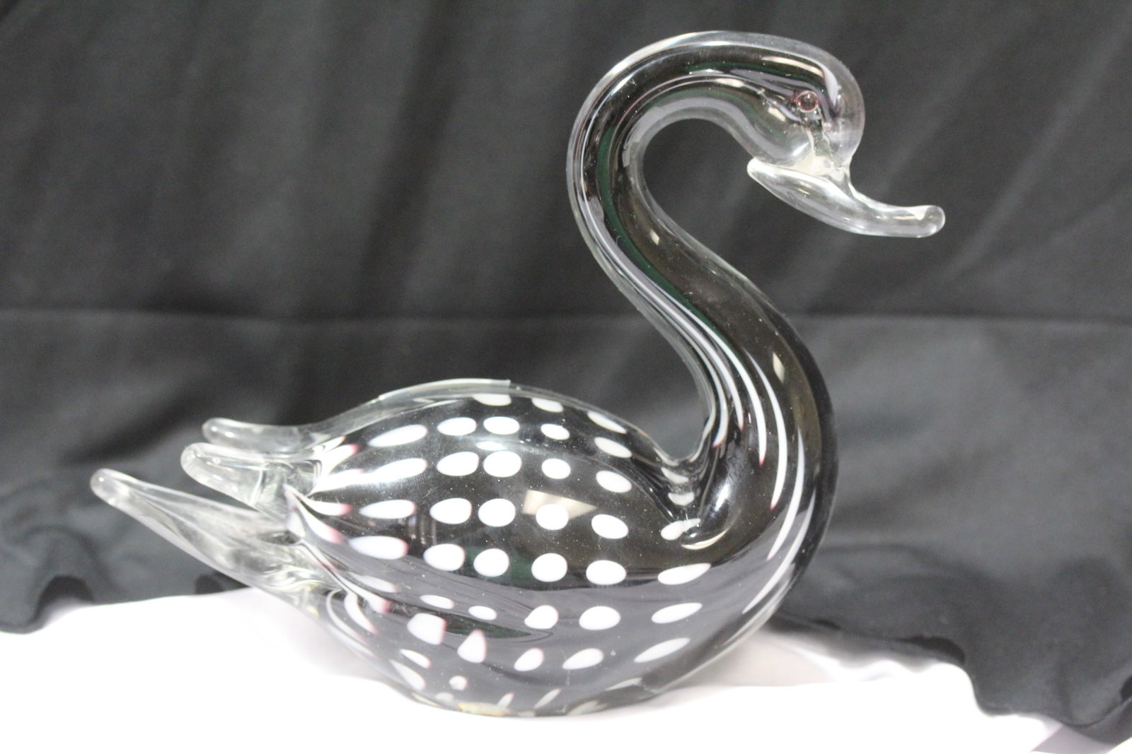 An Artglass Duck: 8 3/8" wide