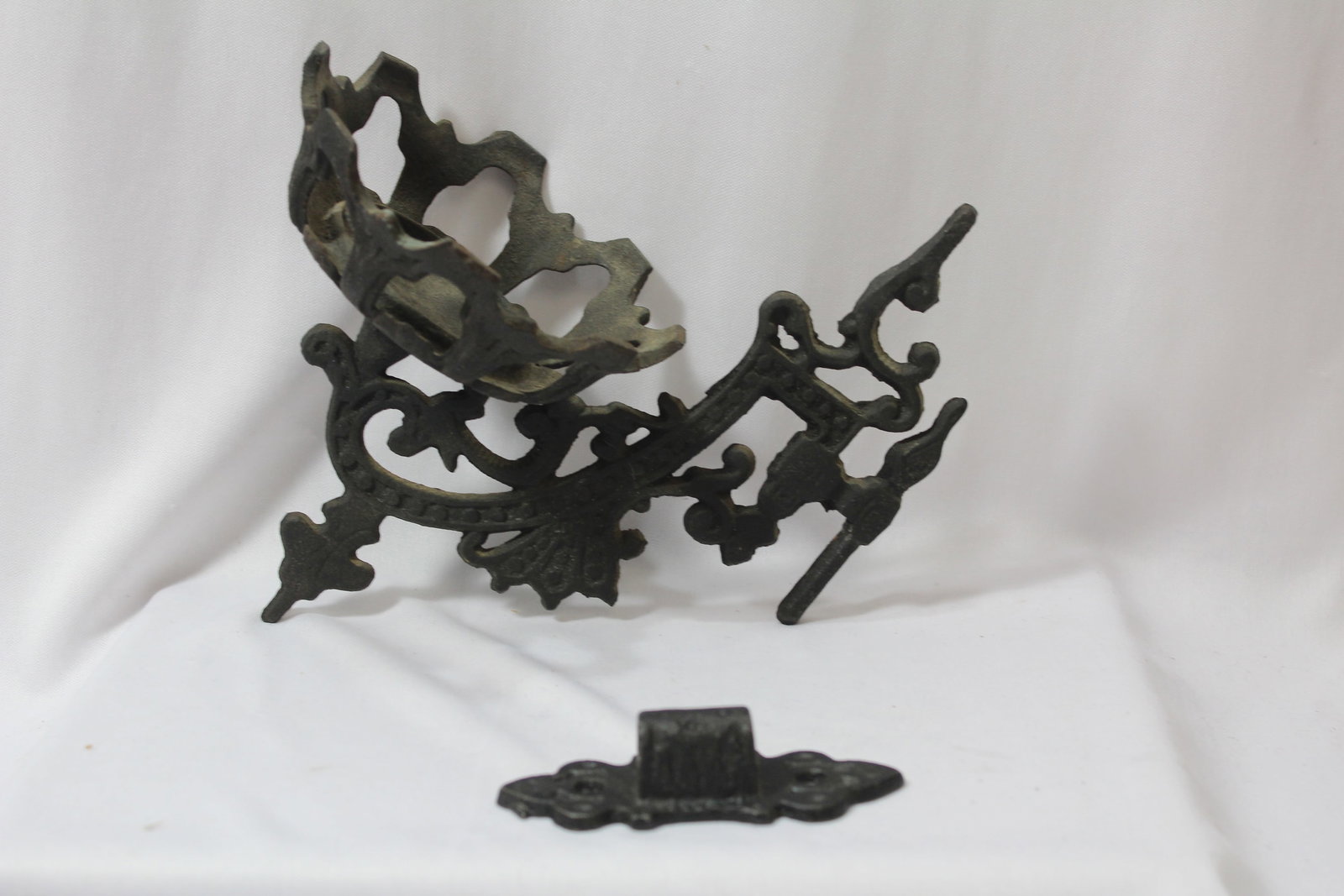 A Cast Iron Lamp: 7 1/4" wide