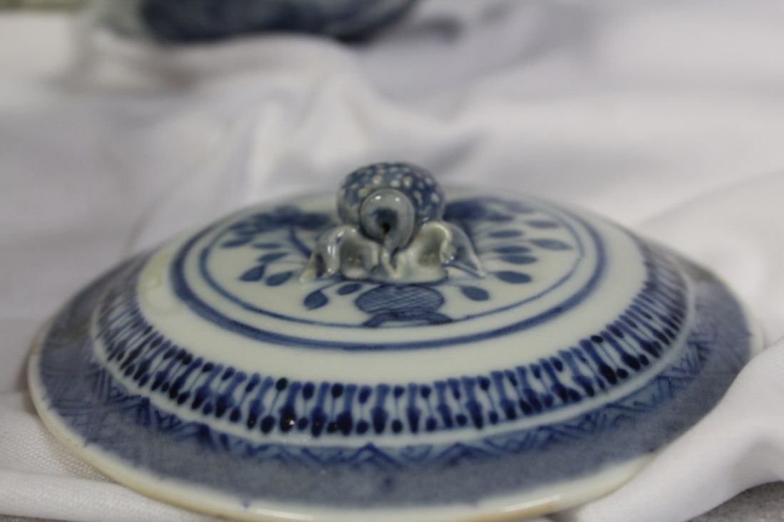 Chinese Blue and White Export Container - 5