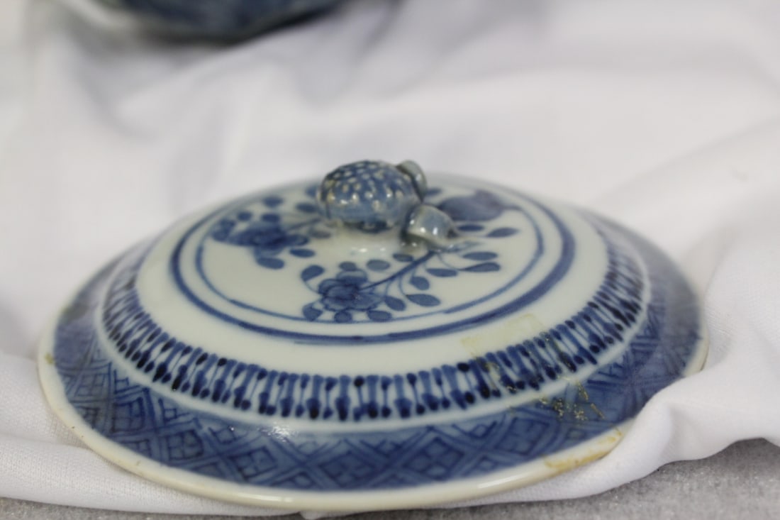 Chinese Blue and White Export Container - 6