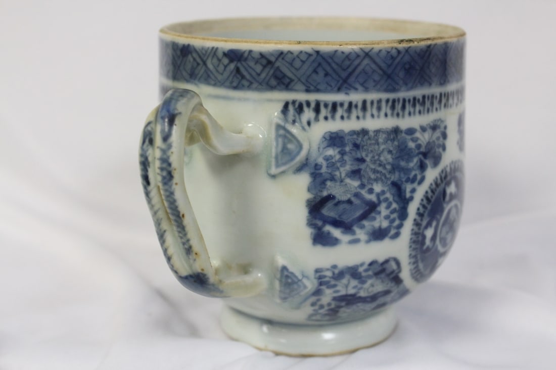 Chinese Blue and White Export Container - 7