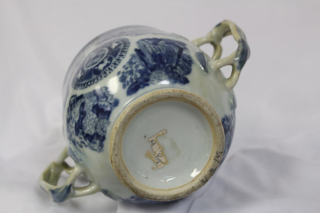 Chinese Blue and White Export Container - 8