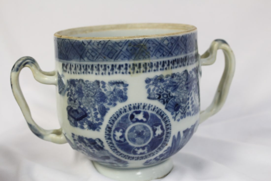 Chinese Blue and White Export Container - 9