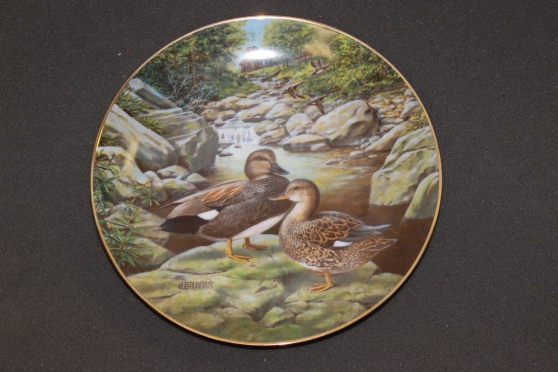 Collector's Plate "The Gadwall": Boxed with COA - 8 1/2 inches in diameter