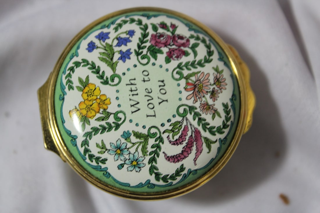 A Halycon Days Enamel Trinket Box: 1 7/8" in diameter