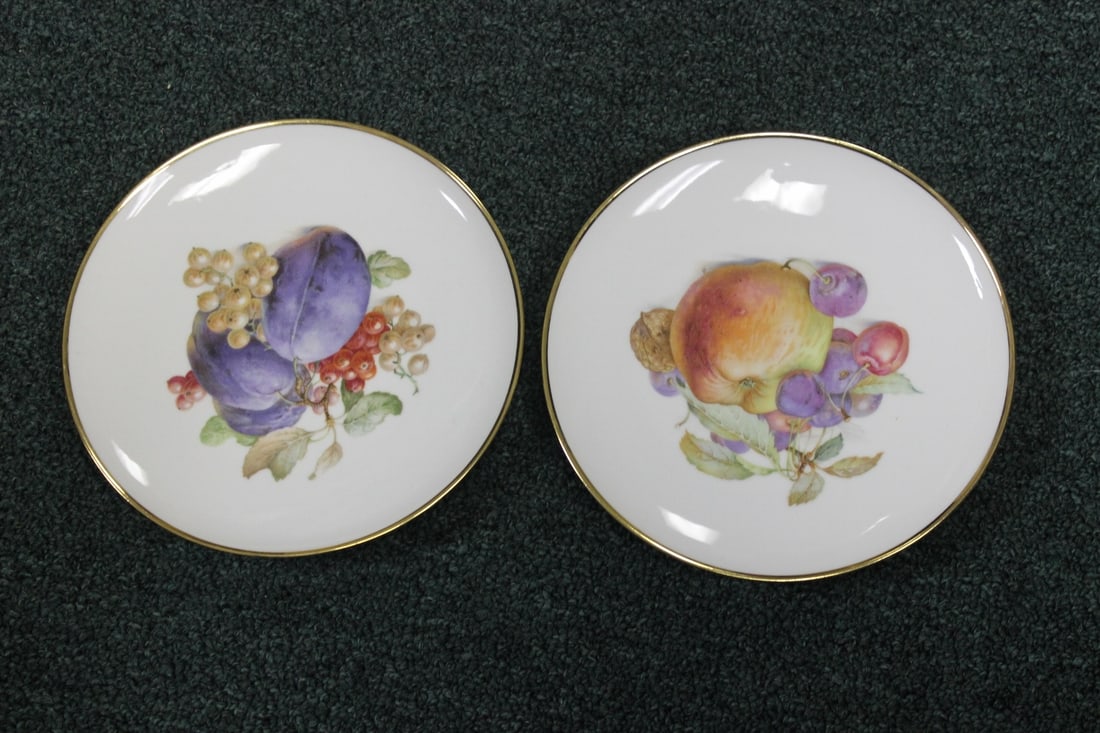 Lot of 2 Schumann Apzberg Germany Fruit Plates (1 of 5)