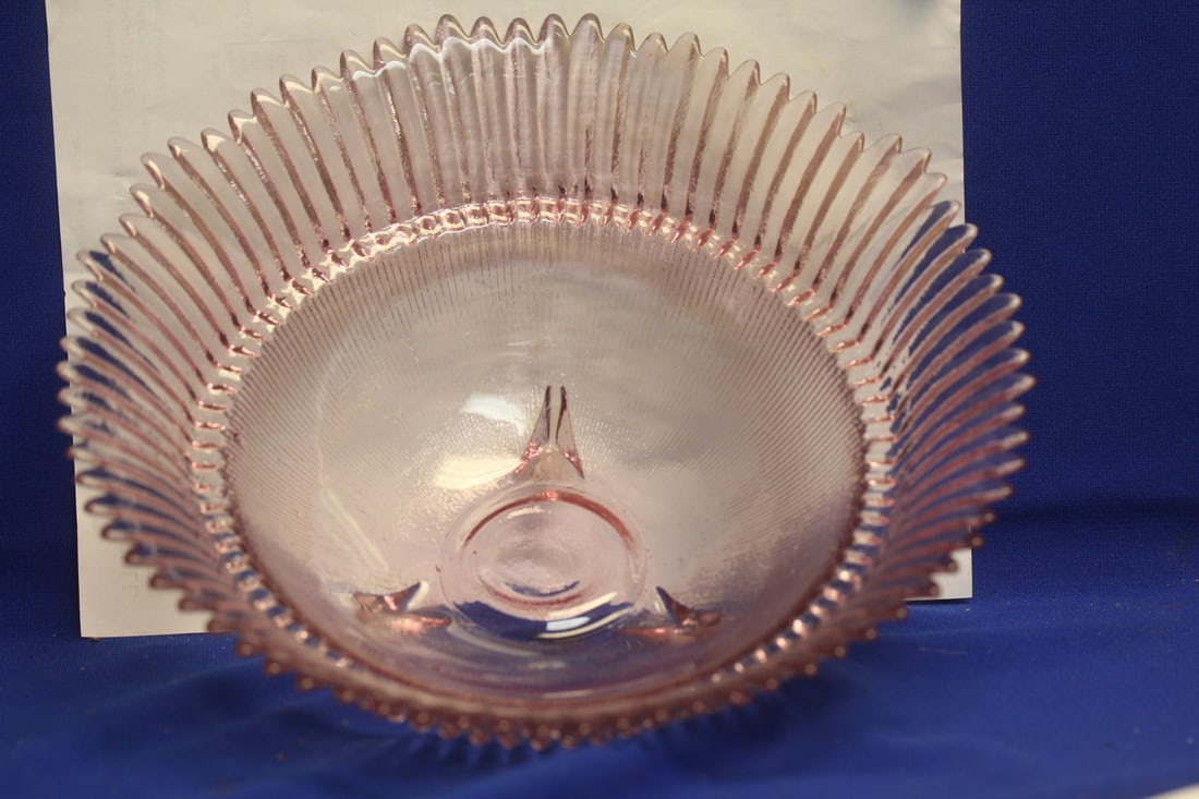 Large Pink Depression Glass Bowl (1 of 7)