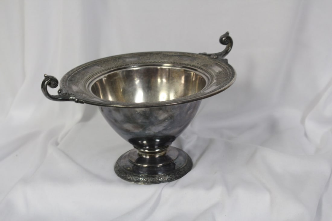 A Silverplate Cup: 4 1/8" tall