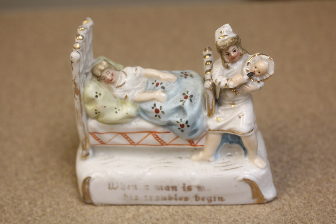 Victorian Figurine: 3 3/4" across