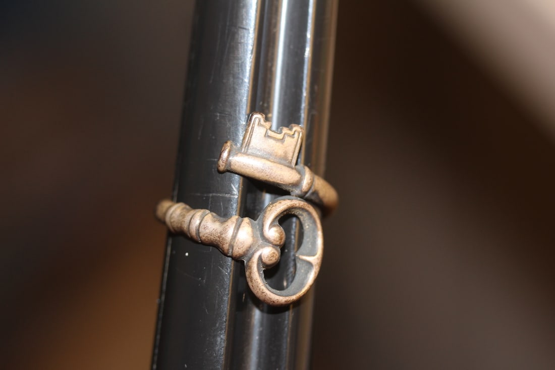 Unusual Sterling Keyring (1 of 5)