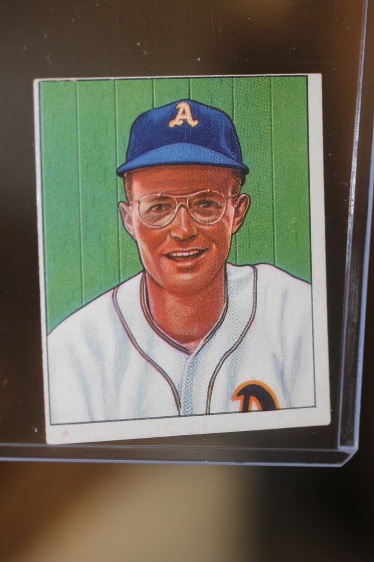 1950 Bowman Bob Dillinger Baseball Card (1 of 2)