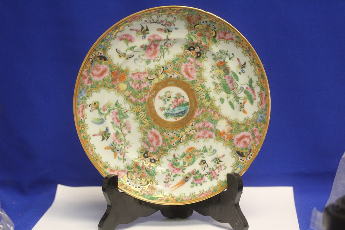Antique Chinese Rose Medallion Plate: mid 19th century - 8 1/4" in diameter - please note: please tiny flea bites as shown