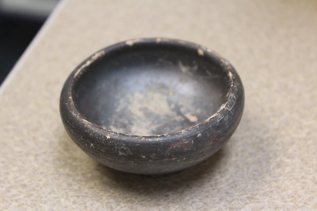 Antique Japanese/Chinese Pottery Cup: 2 3/4" in diameter