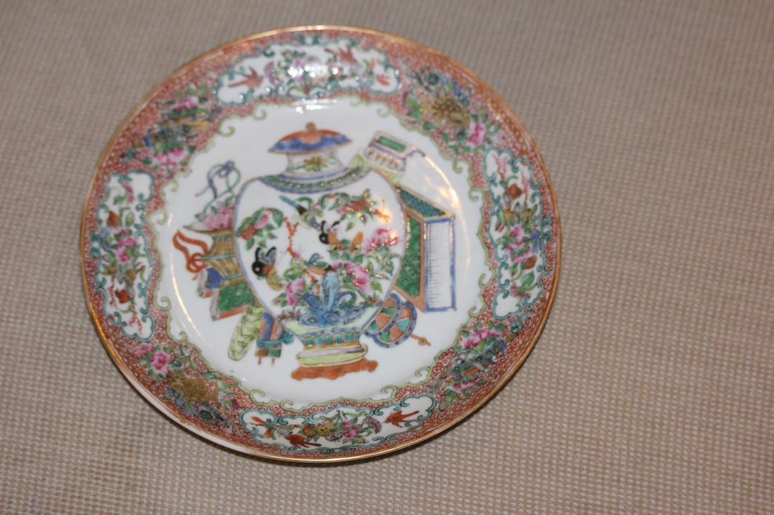 Chinese Rose Medallion Plate: 19th century - 8" in diameter