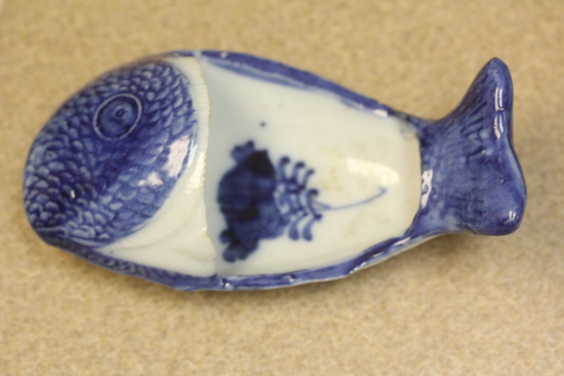 Antique Chinese Fish Form Dish: blue and white - 5 inches across - most likely 19th century