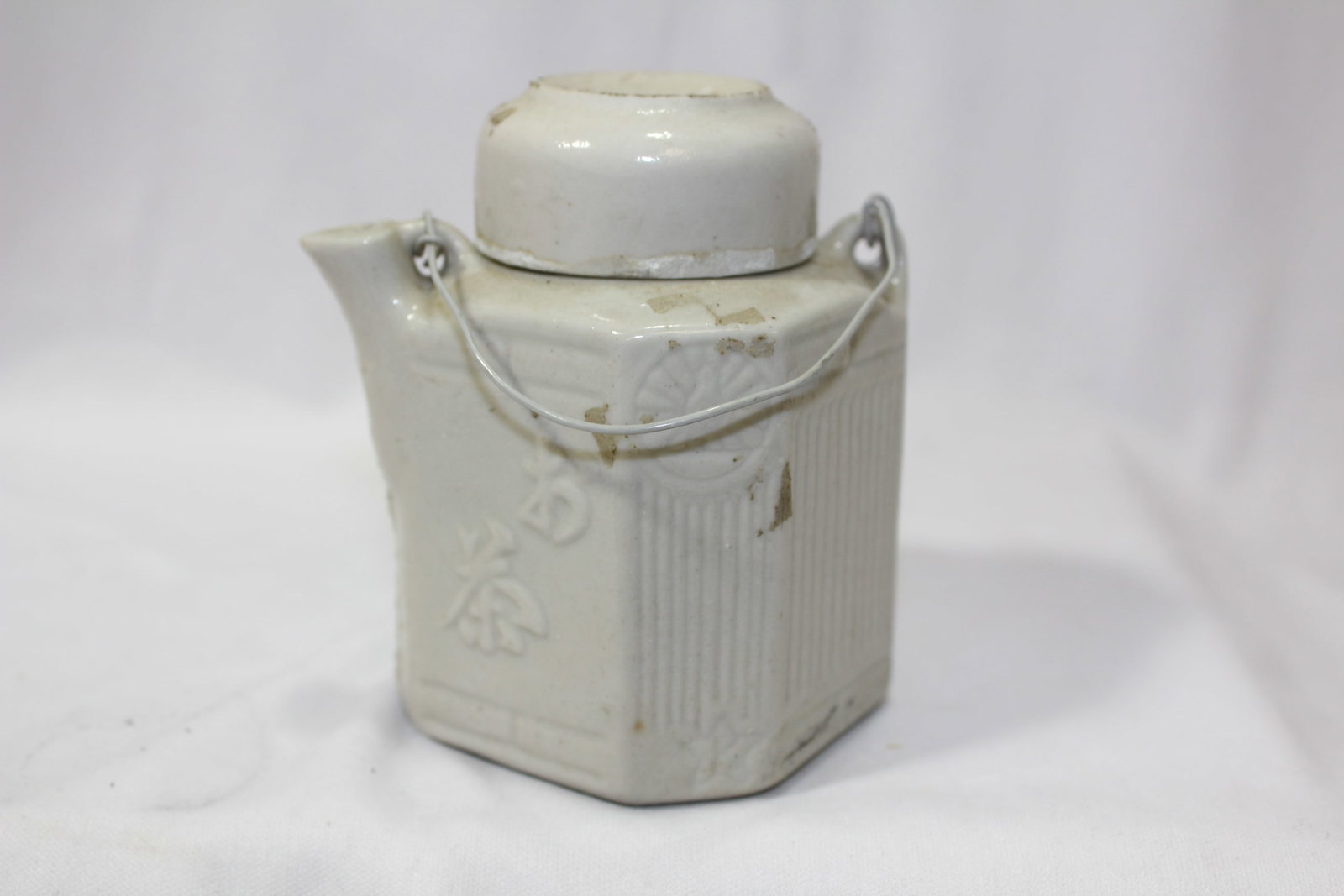 A Ceramic Chinese Teapot (1 of 8)