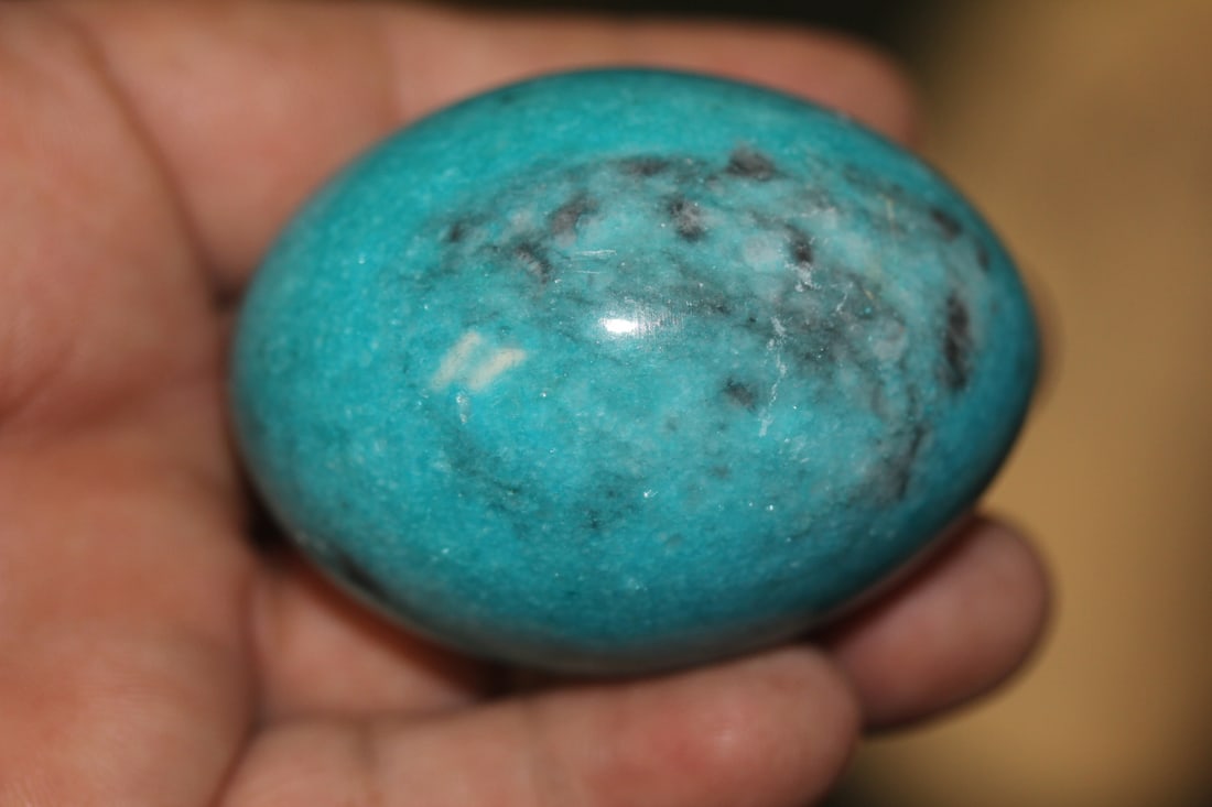 Gemstone Egg: 2 1/2" across