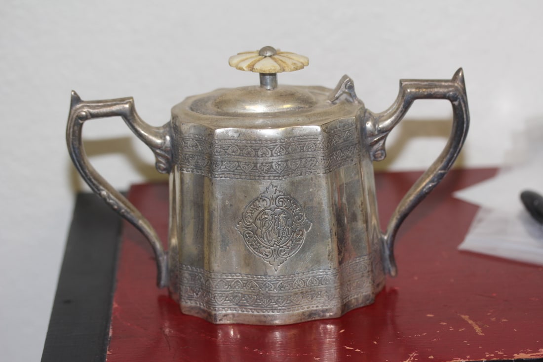 Antique Silverplate Ornate Sugar Container (1 of 6)