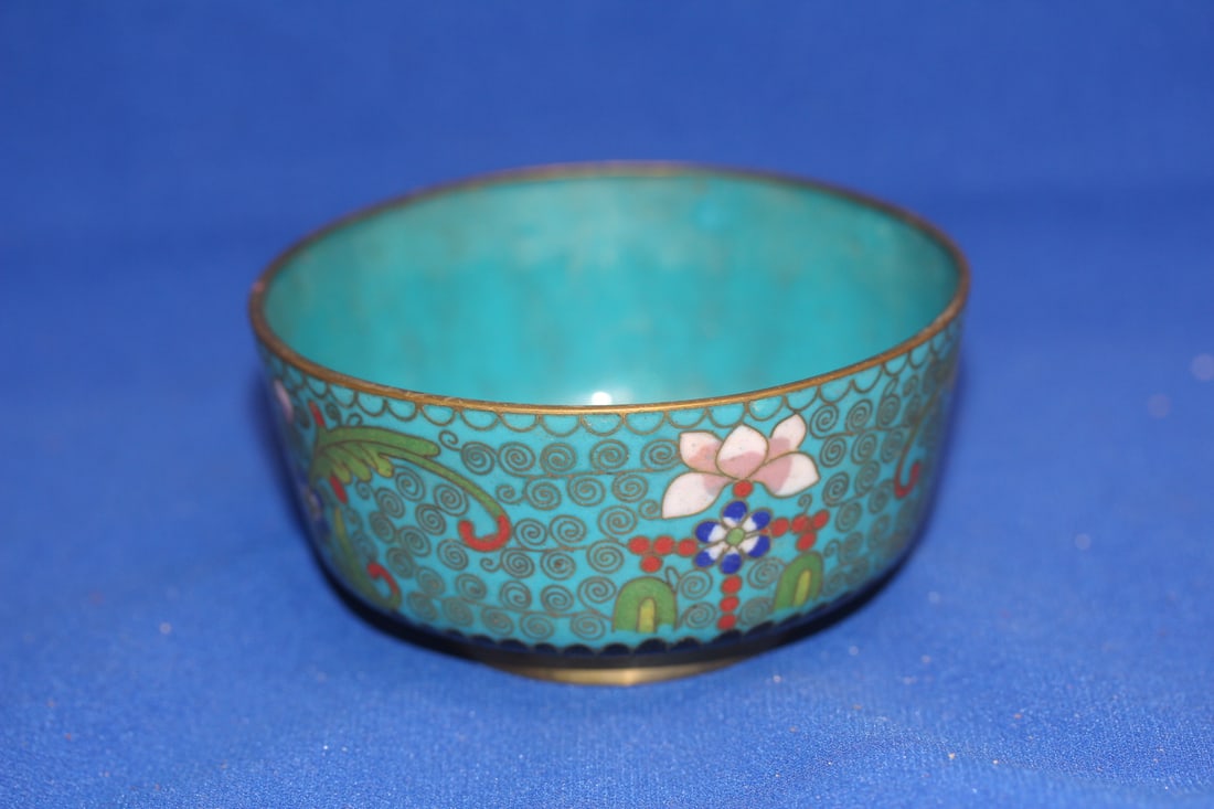 Antique Chinese Cloisonne Bowl: 19th century - 4 1/4" in diameter