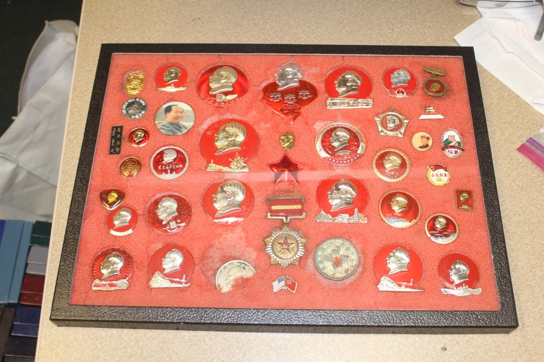 Lot of Chairman Mao Pins: pendants, coins etc - all different sizes - case included