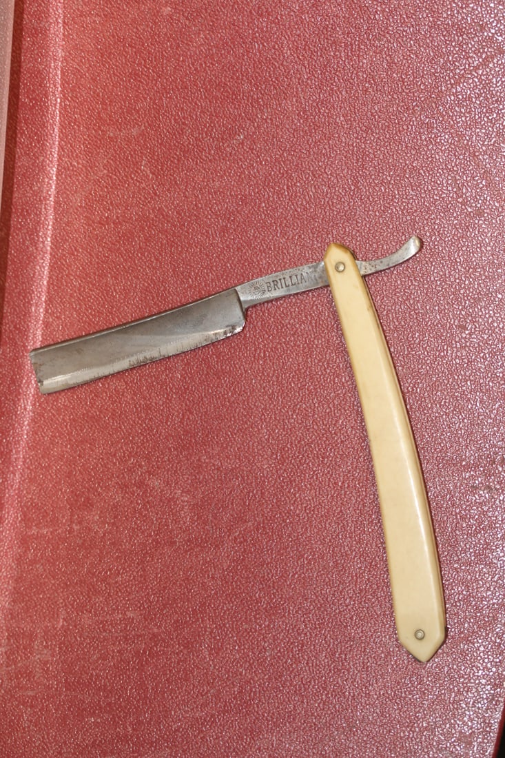 German Straight Razor (1 of 7)
