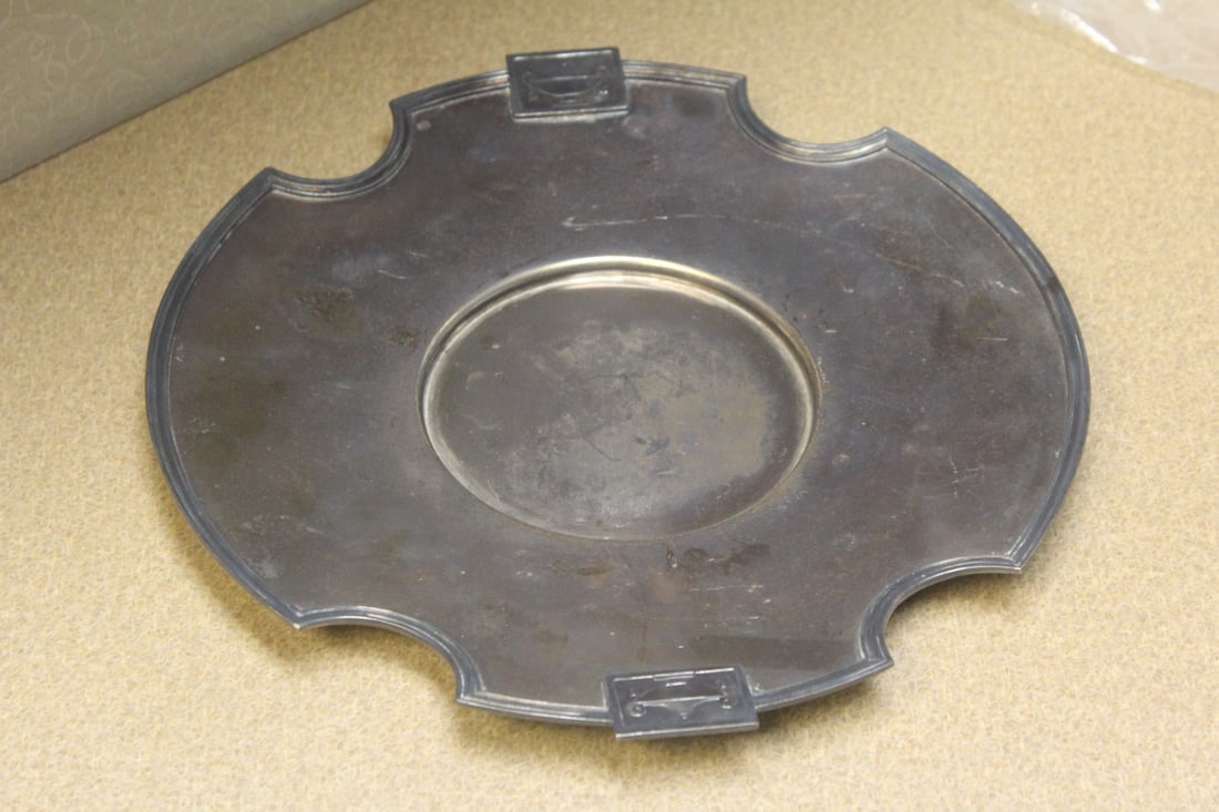 Sheffield Silverplate Tray: Egyptian motief? - rare - 10 1/2" in diameter