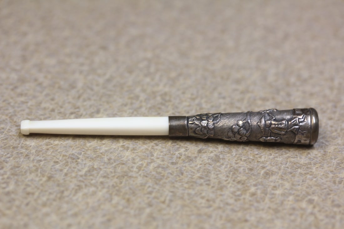 Chinese Export Cigarette Holder: most likely silver and bone - 3 3/8" long