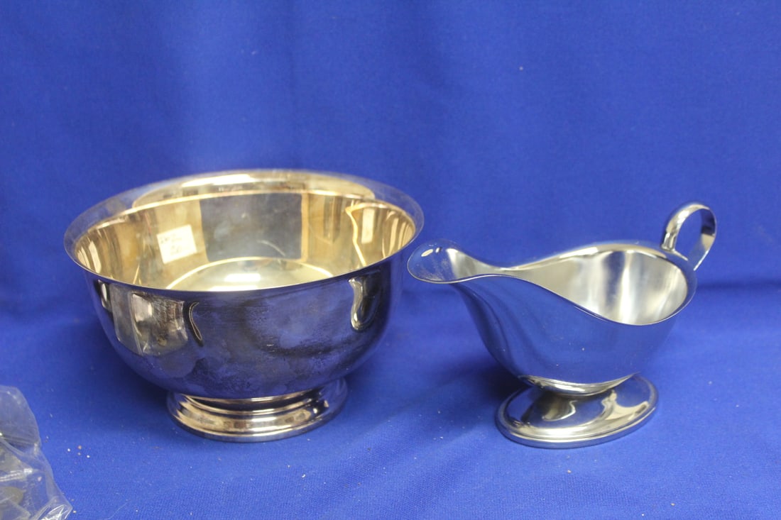 Lot of 2 Bowls: round bowl= 7 inches in diameter