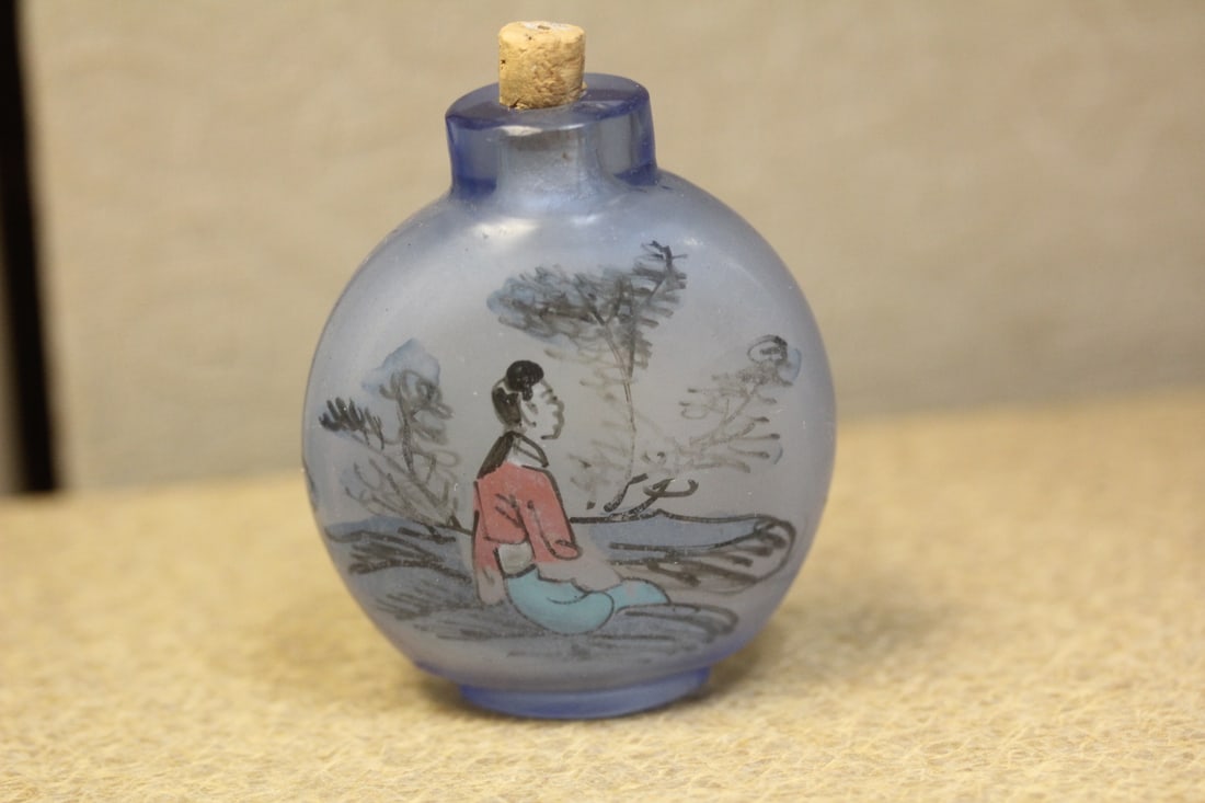 Vintage Chinese Snuff Bottle: reverse painting on glass - 2 1/4" tall - no stopper