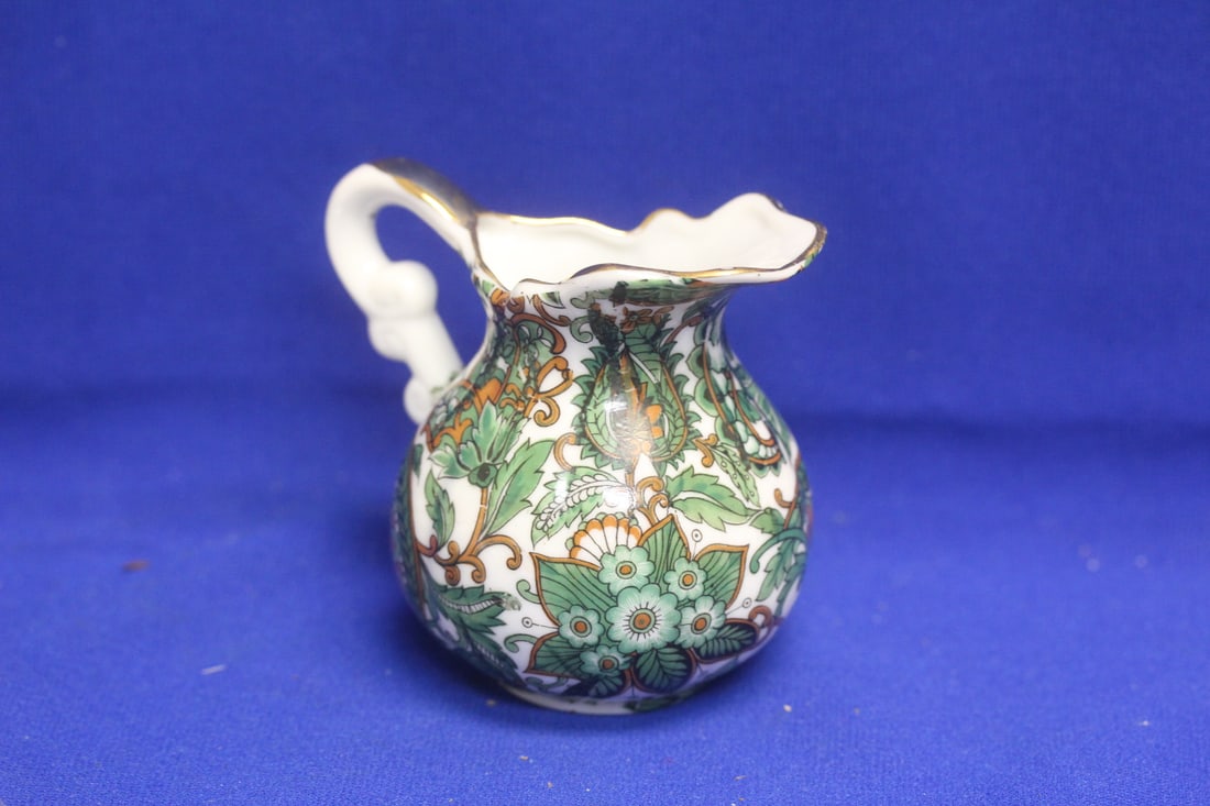 Royal Paisley Creamer: 3 1/2" tall