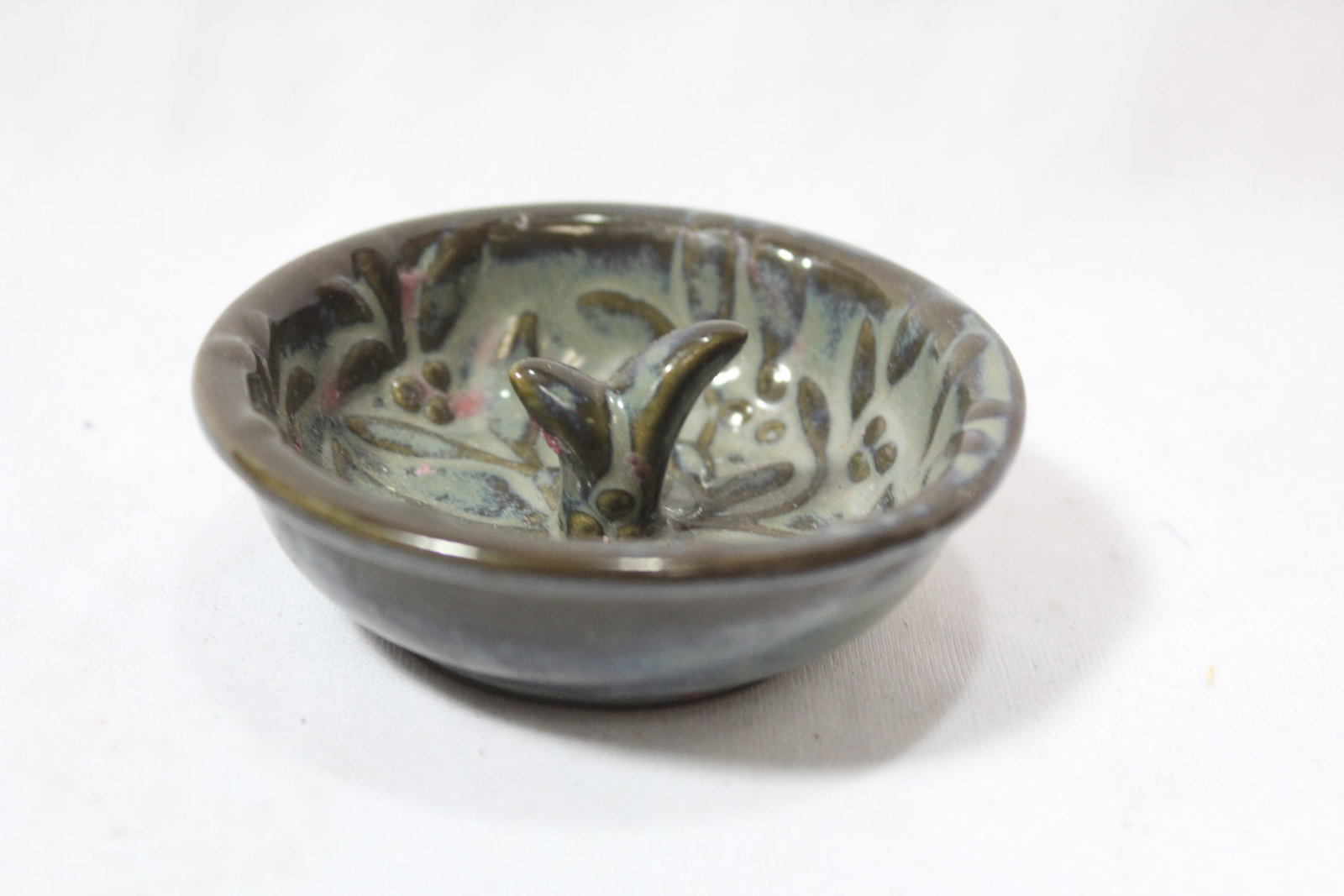 A Ceramic Ring Holder: 3 1/8" in diameter