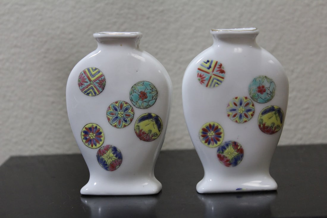 A Pair of Vintage/Antique Vases: Chinese/Asian - just 3 3/4" tall