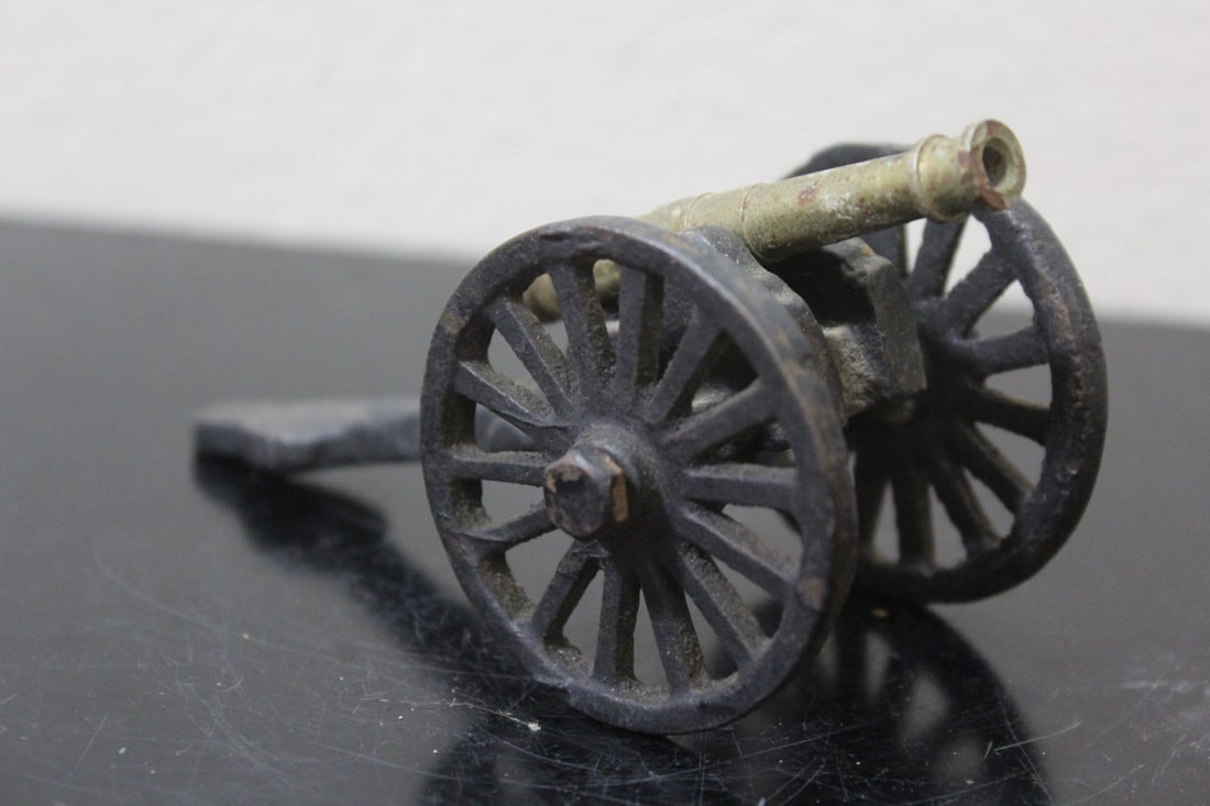 A Metal Cannon: 4 1/2" long