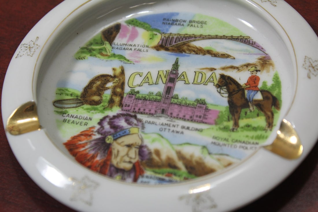 A Canada Ceramic Ashtray - 4