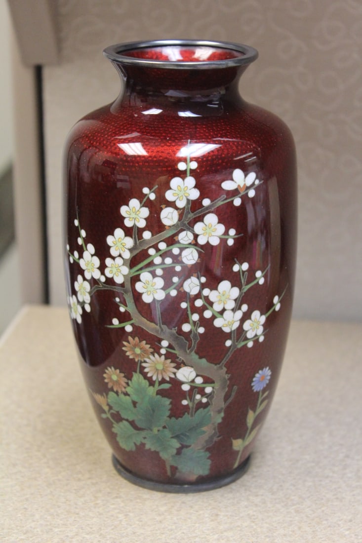 Japanese Cloisonne Vase: 7 3/8" tall