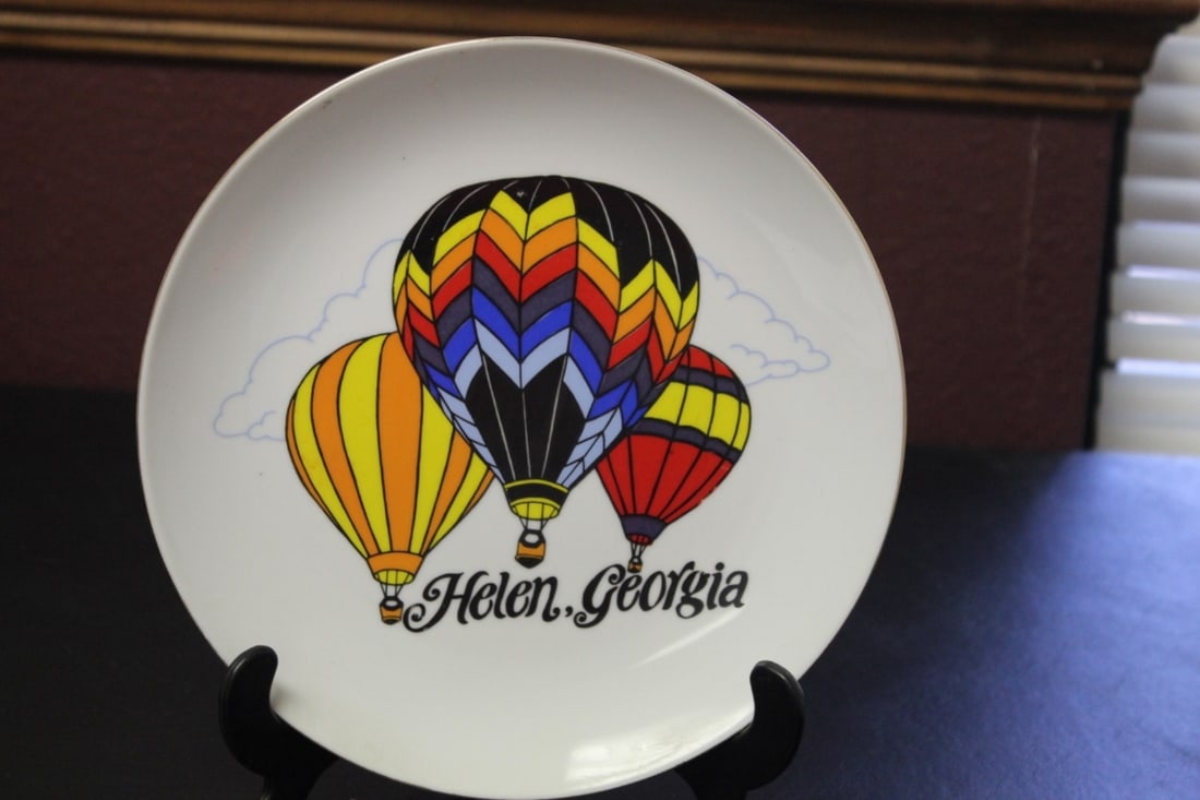 Collector's Plate from Helen, Georgia: 8 1/2 inches in diameter -stand is not included