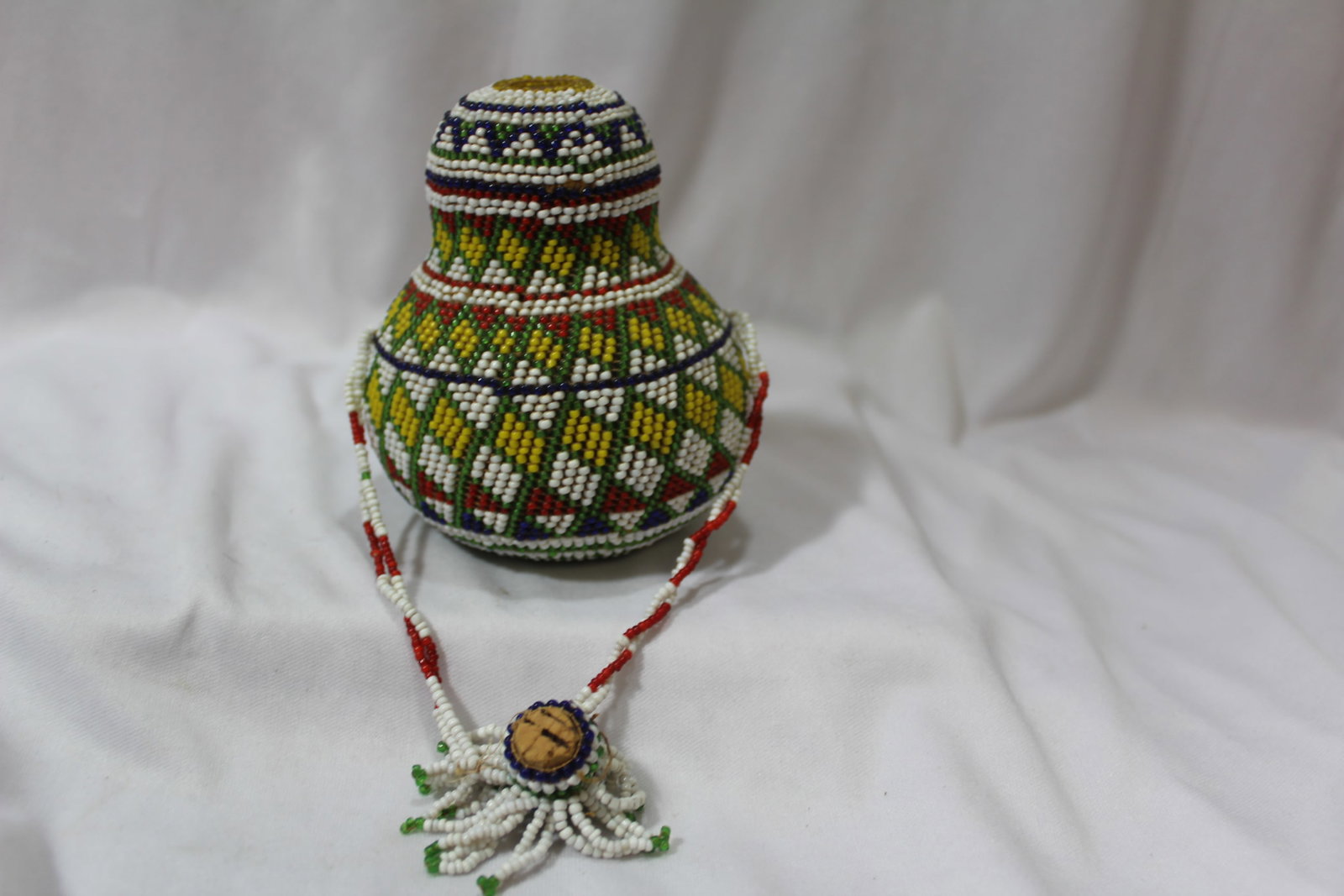 A Beaded Gourd Shape Bottle - 2