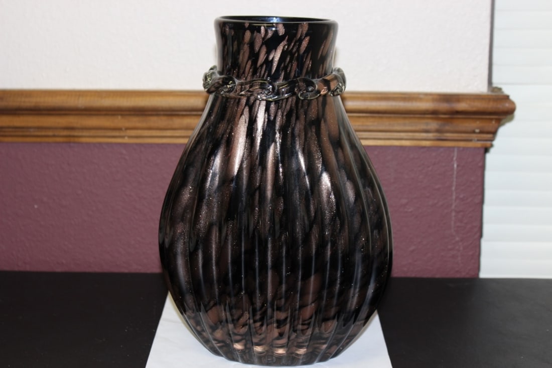 An Art Glass Vase: 12 inches tall