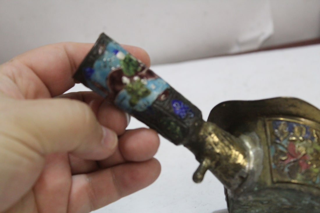 A Vintage Silk Iron - 4
