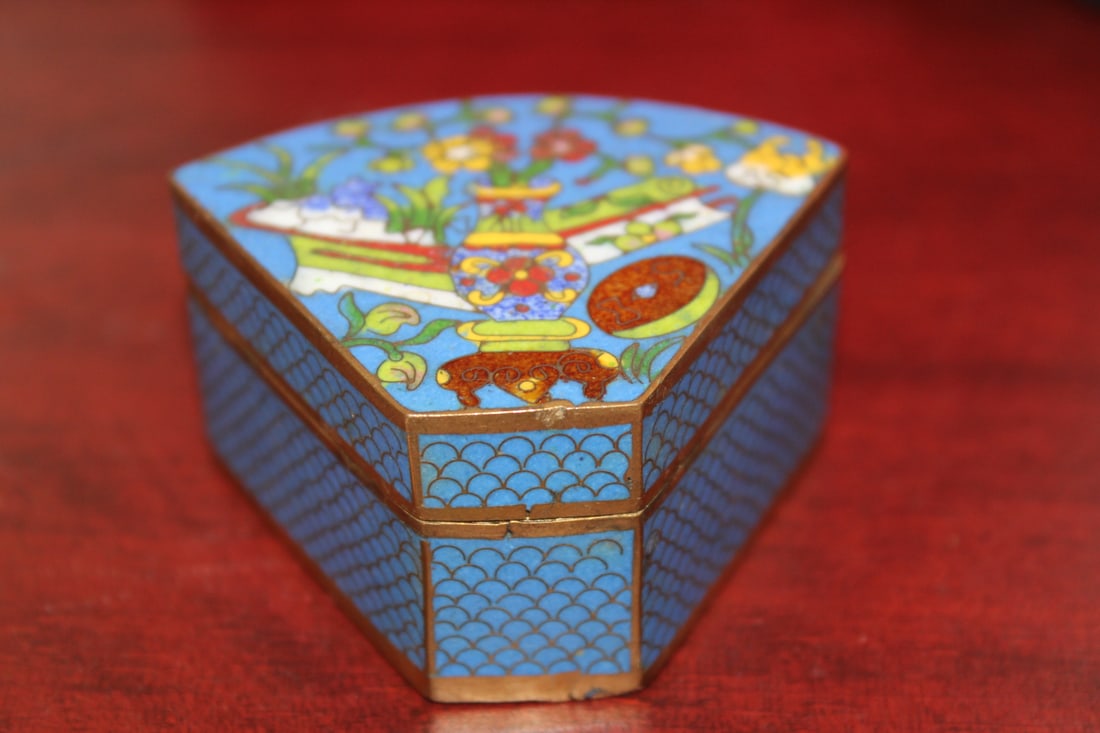 A Vintage Chinese Cloisonne Box: unusual shape - 2 1/2" across