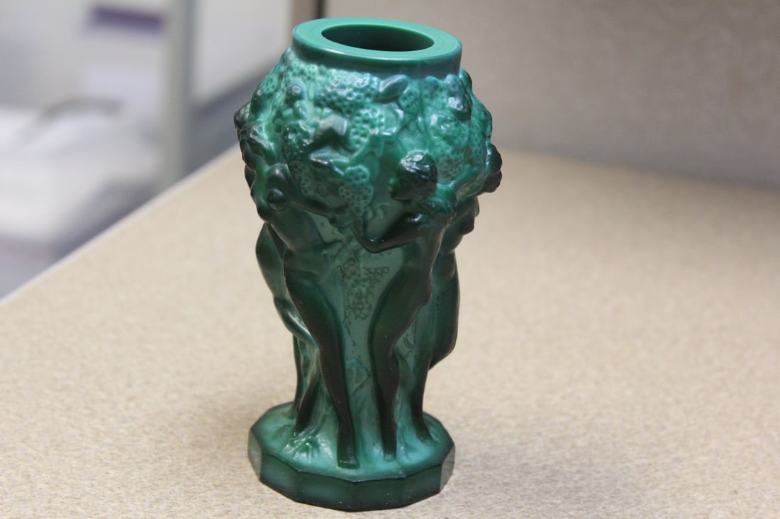 1930's Boheim? Nude Glass Vase: 5" tall - very diserable