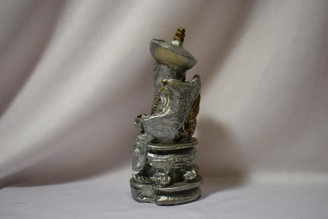 A Resin Empress - 2