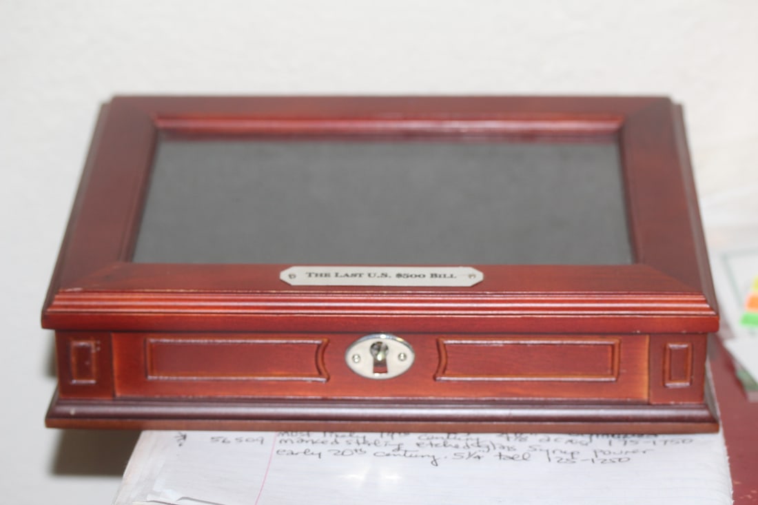 Wooden US Currency Note Case: please note: no key - 9 3/8" across