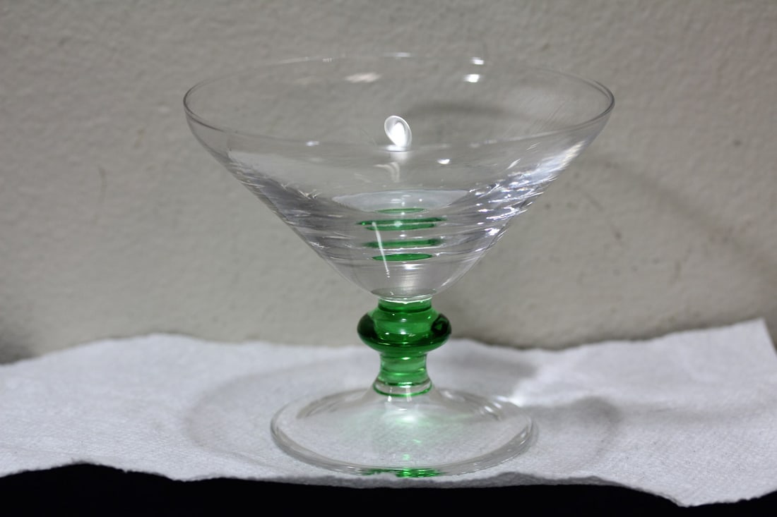 An Artglass Green Champagne Goblet: nice design - 5 inches in diameter